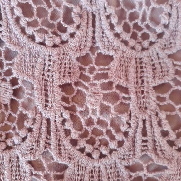 Rue21 Boho Crochet Lace Scalloped Dangle Hem Cropped Tank Top Pink Sz M - Picture 8 of 8
